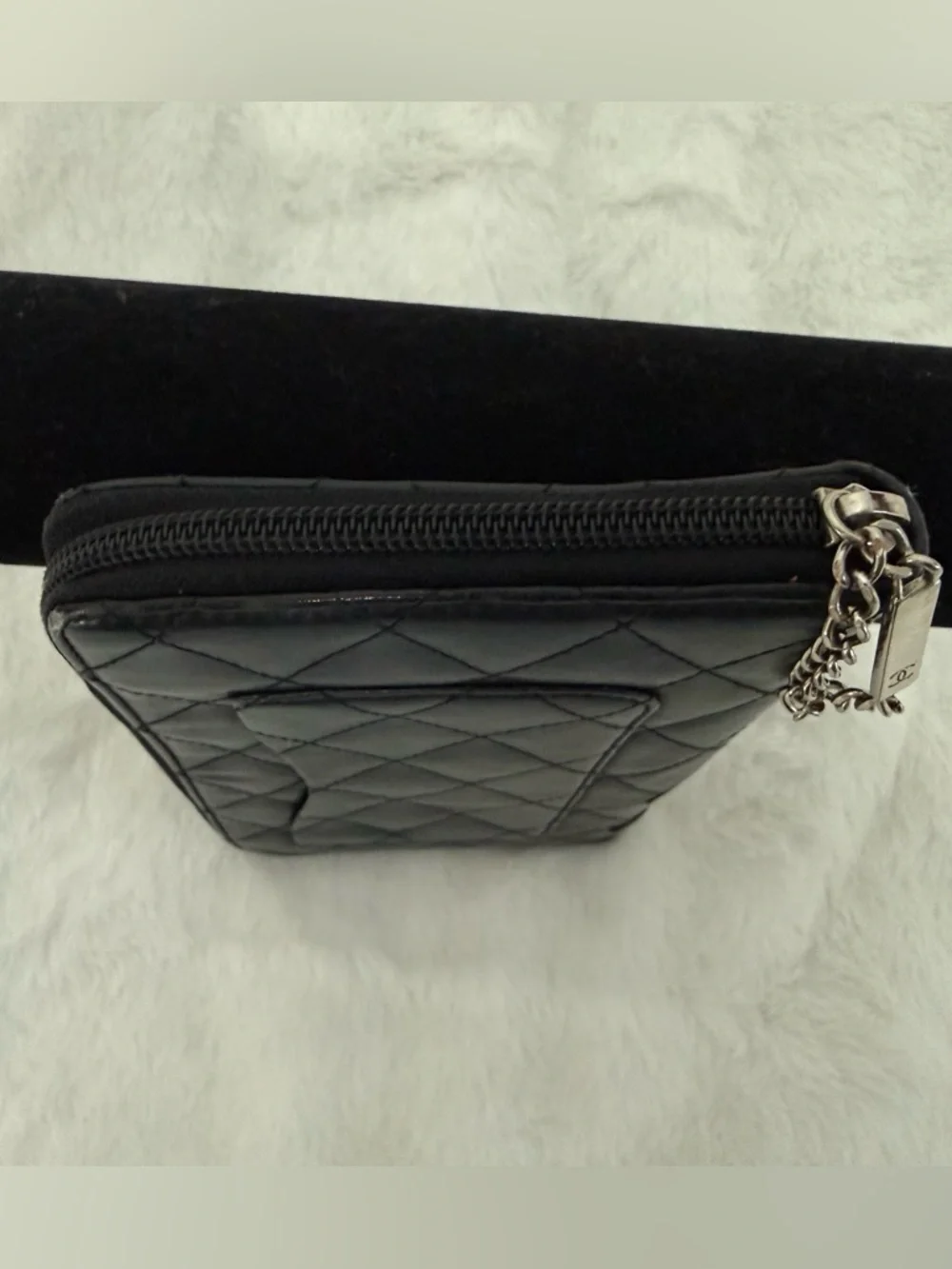 Black Quilted Leather Wallet with Interlocking CC Detail - Picture 7 of 11